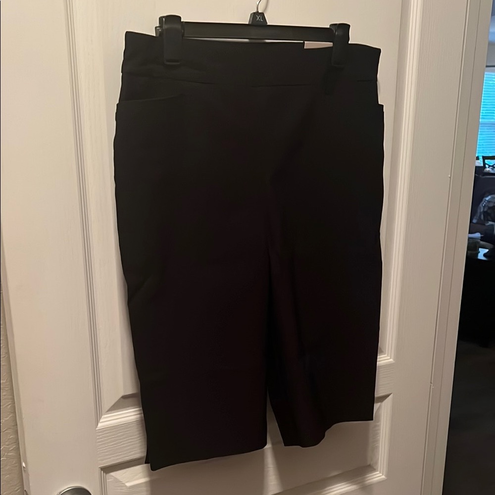 Chico's Black Brigette Slim Bermuda Shorts Knee-Length Casual